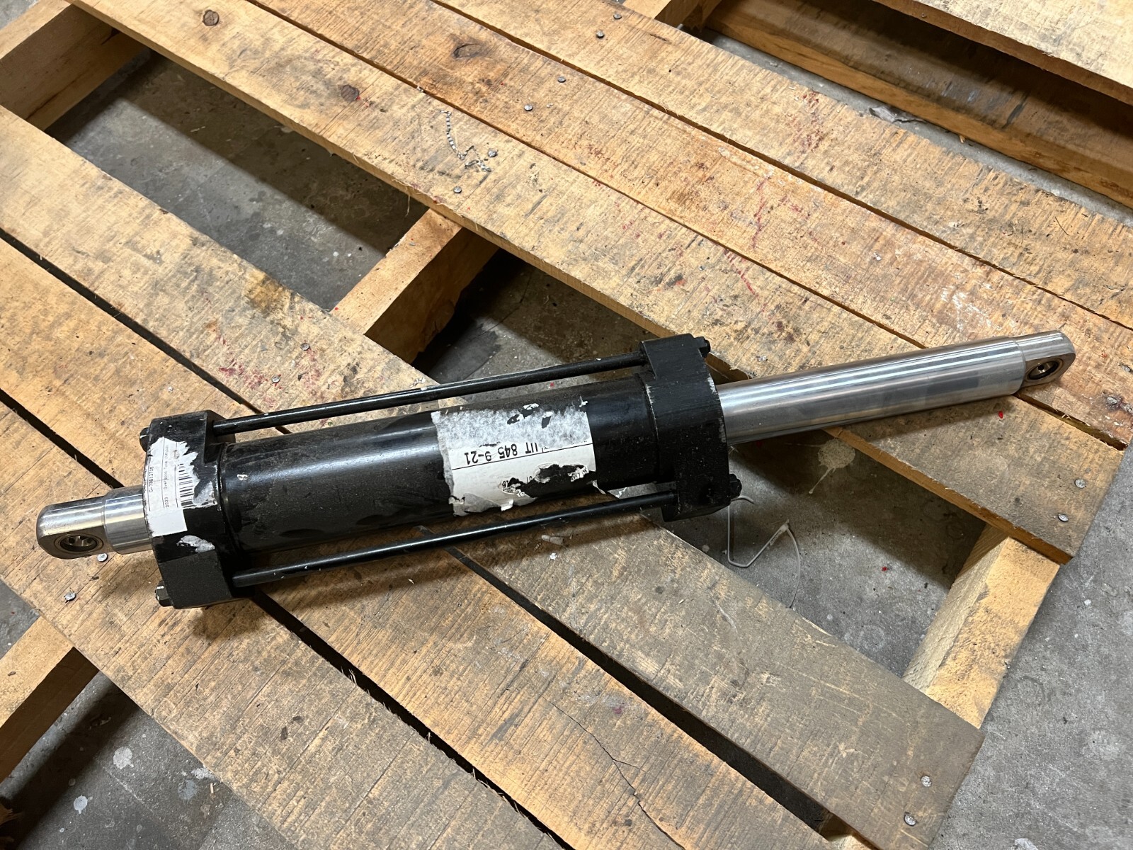 Hydraulic Tie-Rod Cylinder 2.77″ OD x 24.5″ Retracted x 1.58″ Rod