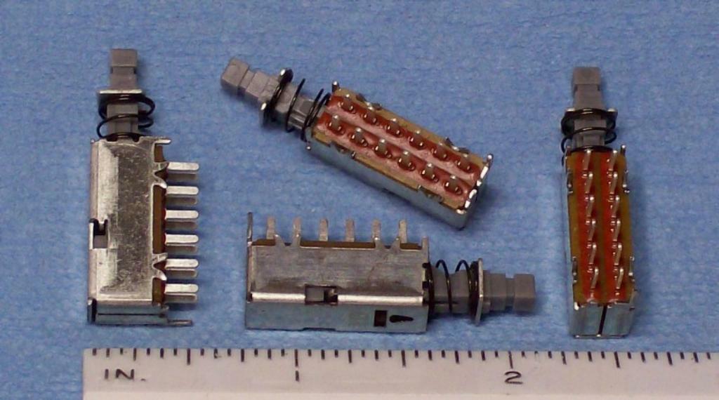 Lot of 10 ALPS / Samwon 4-Pushbutton Switch, 4PDT Momentary Non-Latching