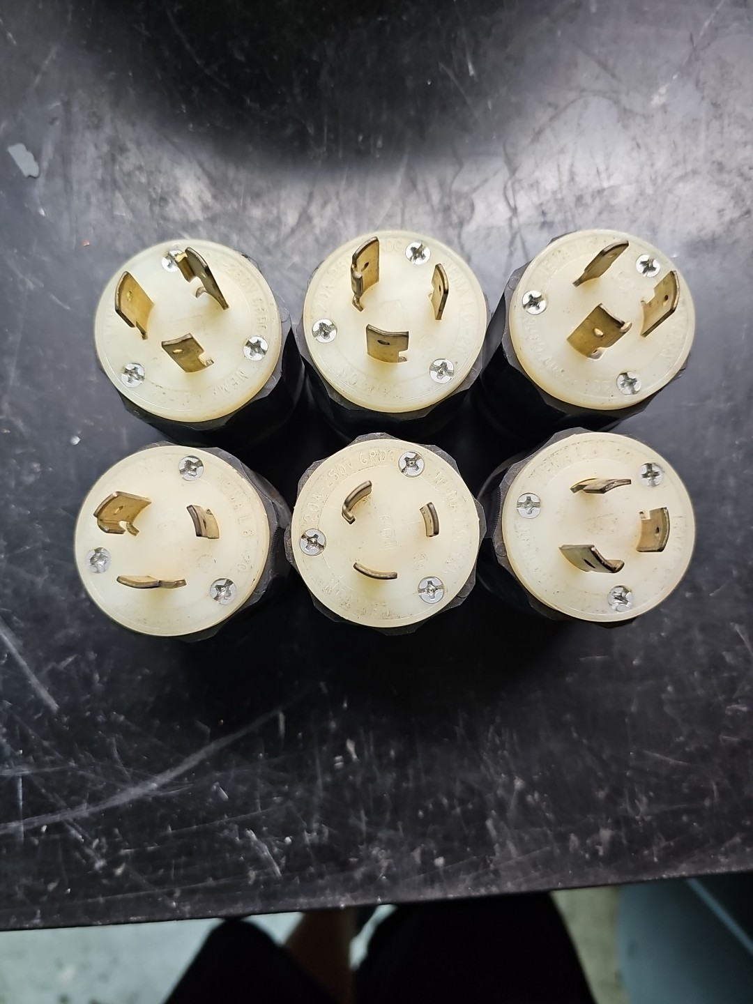Lot Of 6 LEVITON 2321 LOCKING PLUG, 20A-250V, 2P, 3W GROUNDING, L6-20P