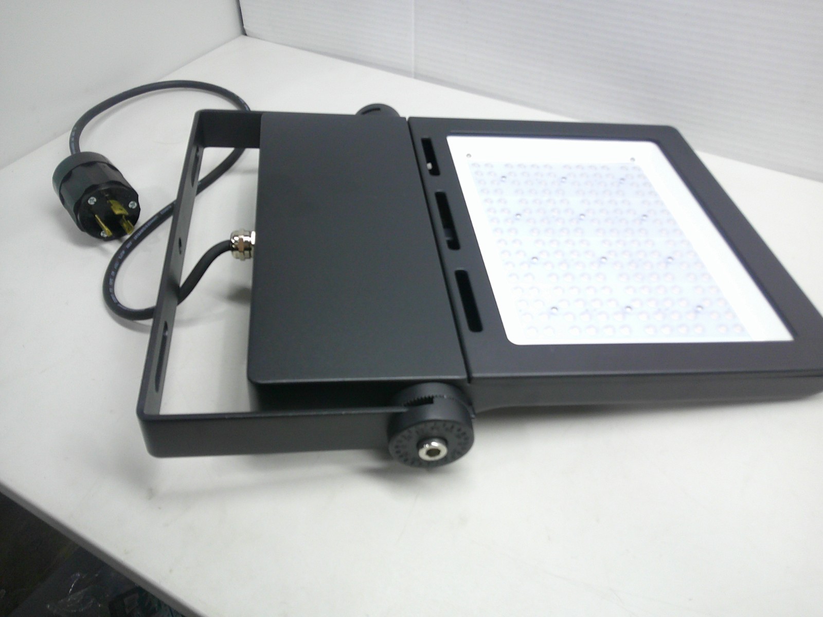 NEW BLACK LED Work Light 21000LM 150W 3000K Warm White WL-LED-150-W