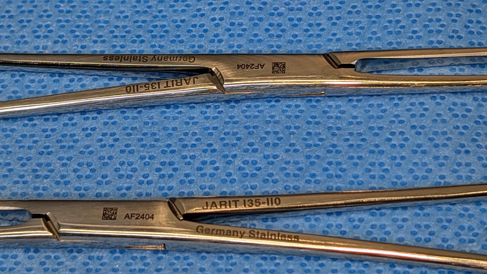 Integra Jarit 135-110 Allis Tissue Forceps 5 x 6 Teeth, Straight 7-3/8″ surgical