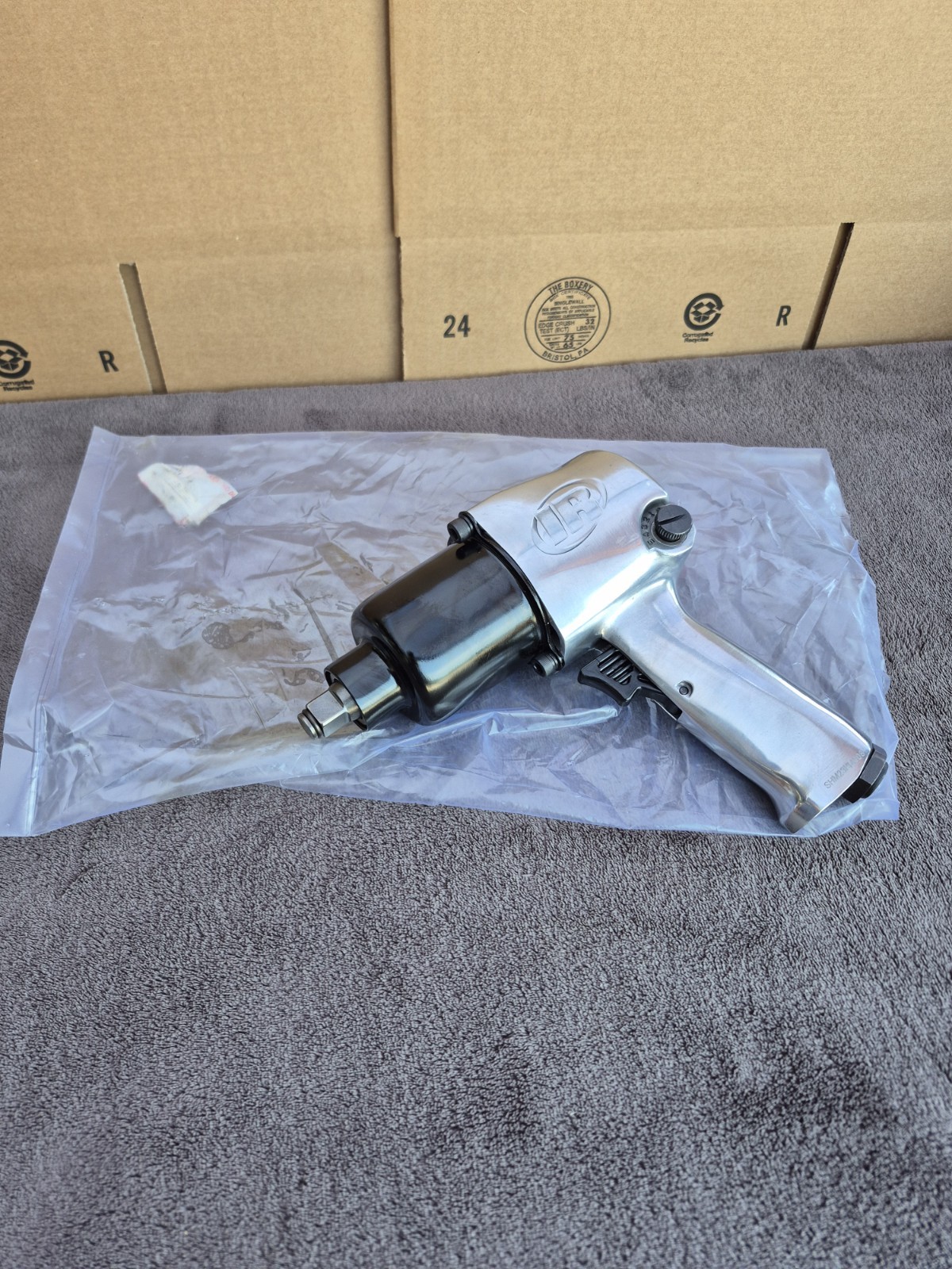 Ingersoll Rand #231C 1/2″ Super Duty Air Impact Wrench 600 ft-lb Torque