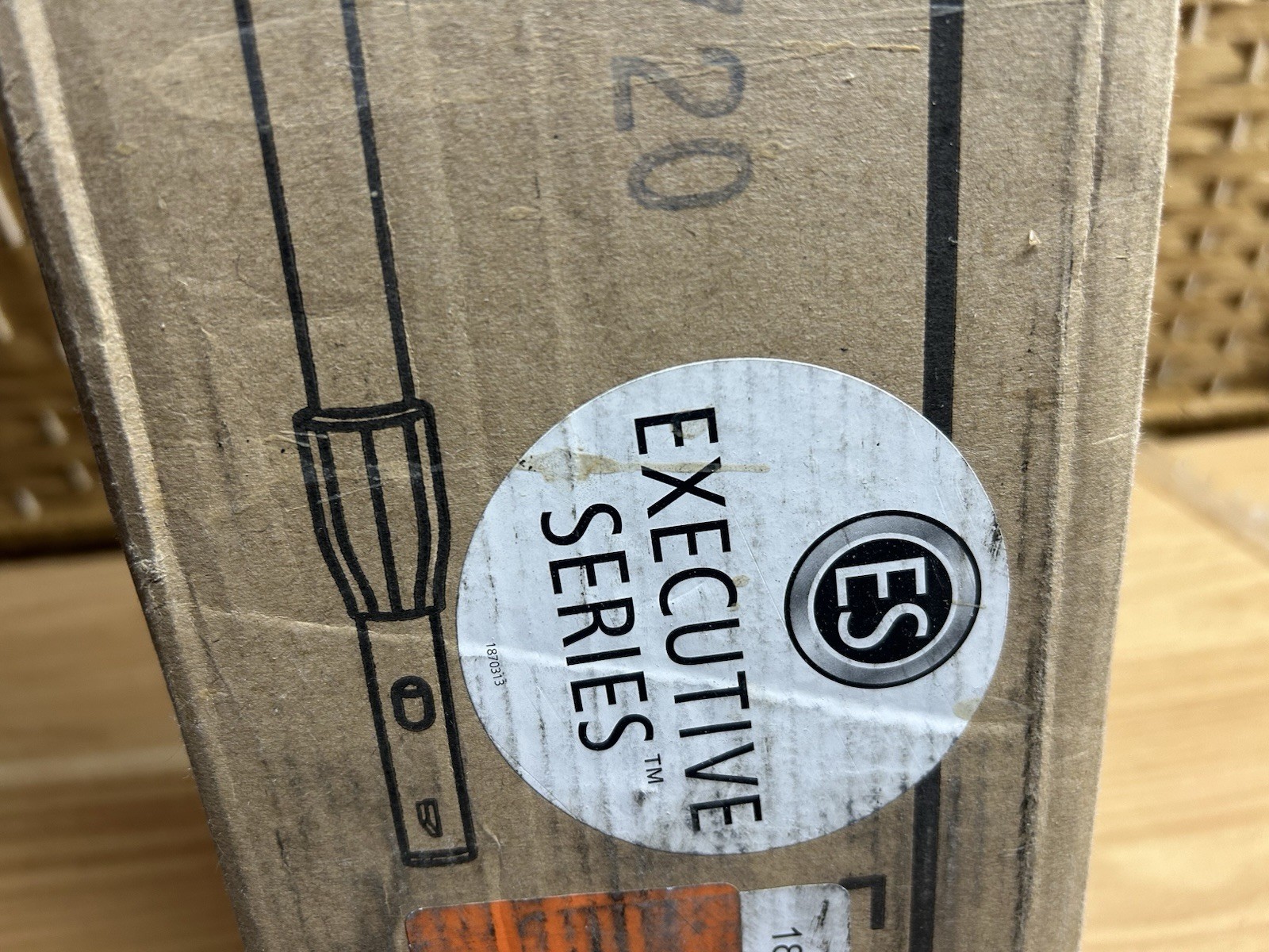RUBBERMAID HYGEN Telescoping Extension Handle Executive Series Case Of 6 New