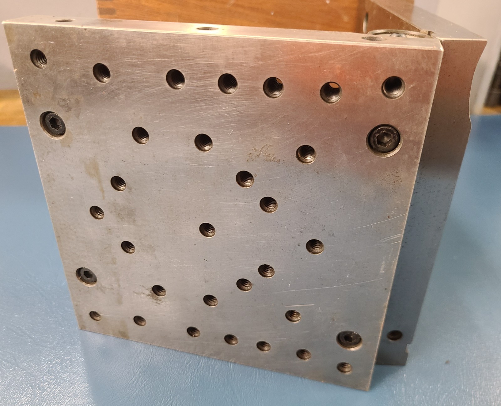 Hermann Schmidt 6″ x 6″ Tilting Sine Plate w/ Box & Accessories Holes Fixture