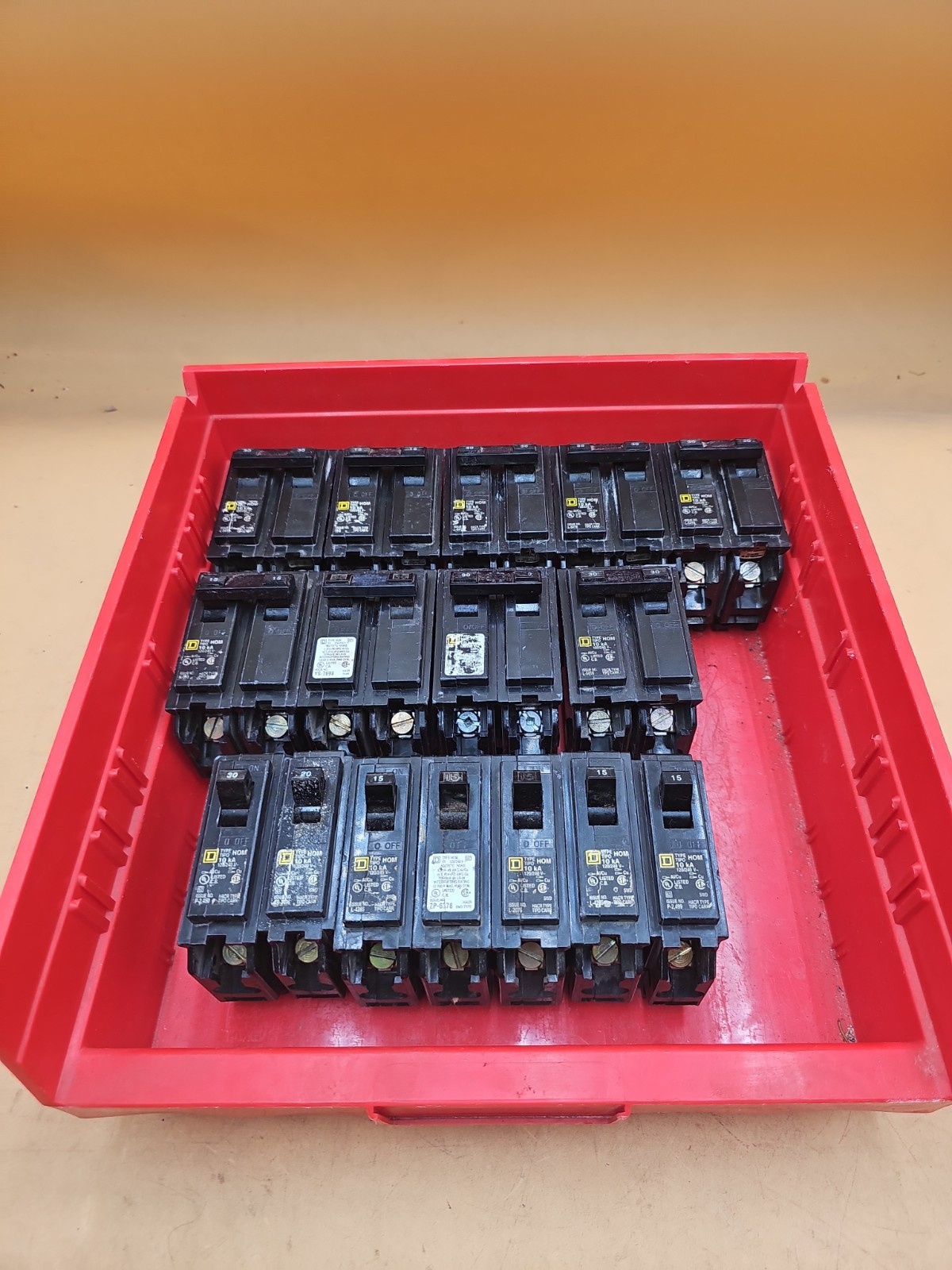 LOT OF 16 Square D Homeline Circuit Breakers. HOM230, HOM215, HOM120, HOM115