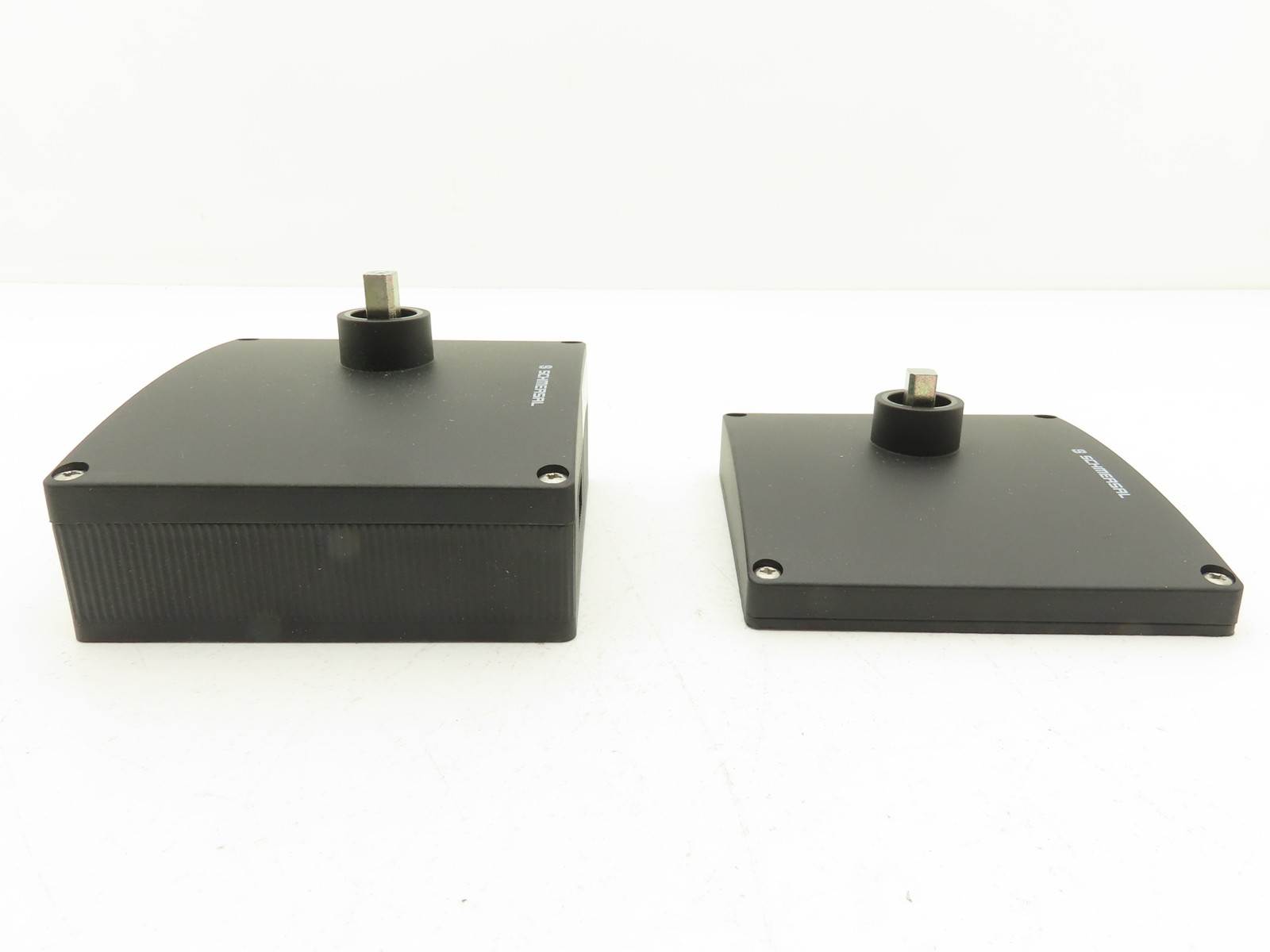 Schmersal AZ/AZM 200-B30-LTAG1P1 Solenoid Interlock Emergency Exit Door Handle