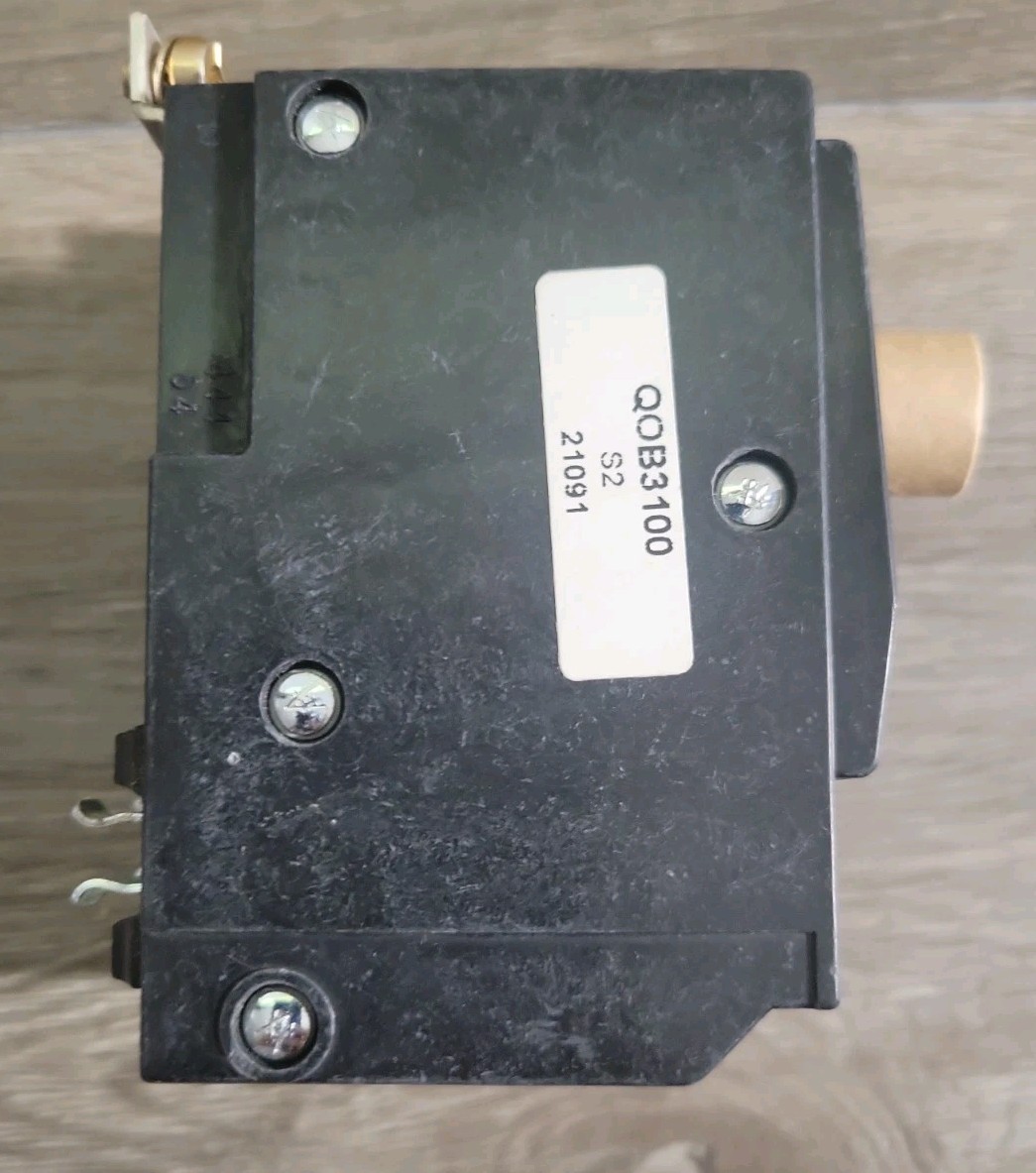 QOB3100 SQUARE D Circuit Breaker (QOB) Standard, 100A, 3-Phase 240 Vac, Bolt-On