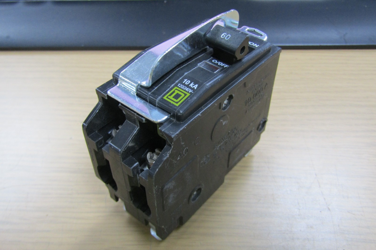 😏 SQUARE D 60 AMP CIRCUIT BREAKER 120/240 VAC 2 POLE QO260