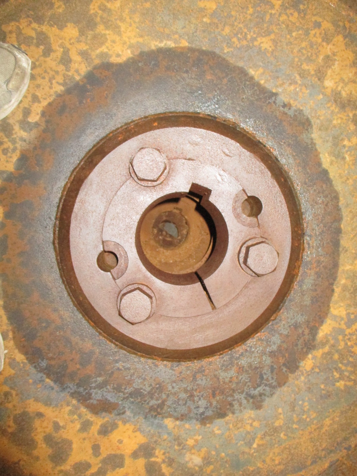 New Open Box ~38″ Width ~36-1/4″ OD ~5-1/2″ Bore ~5/8″x1-1/4″ Keyway 53509IPL