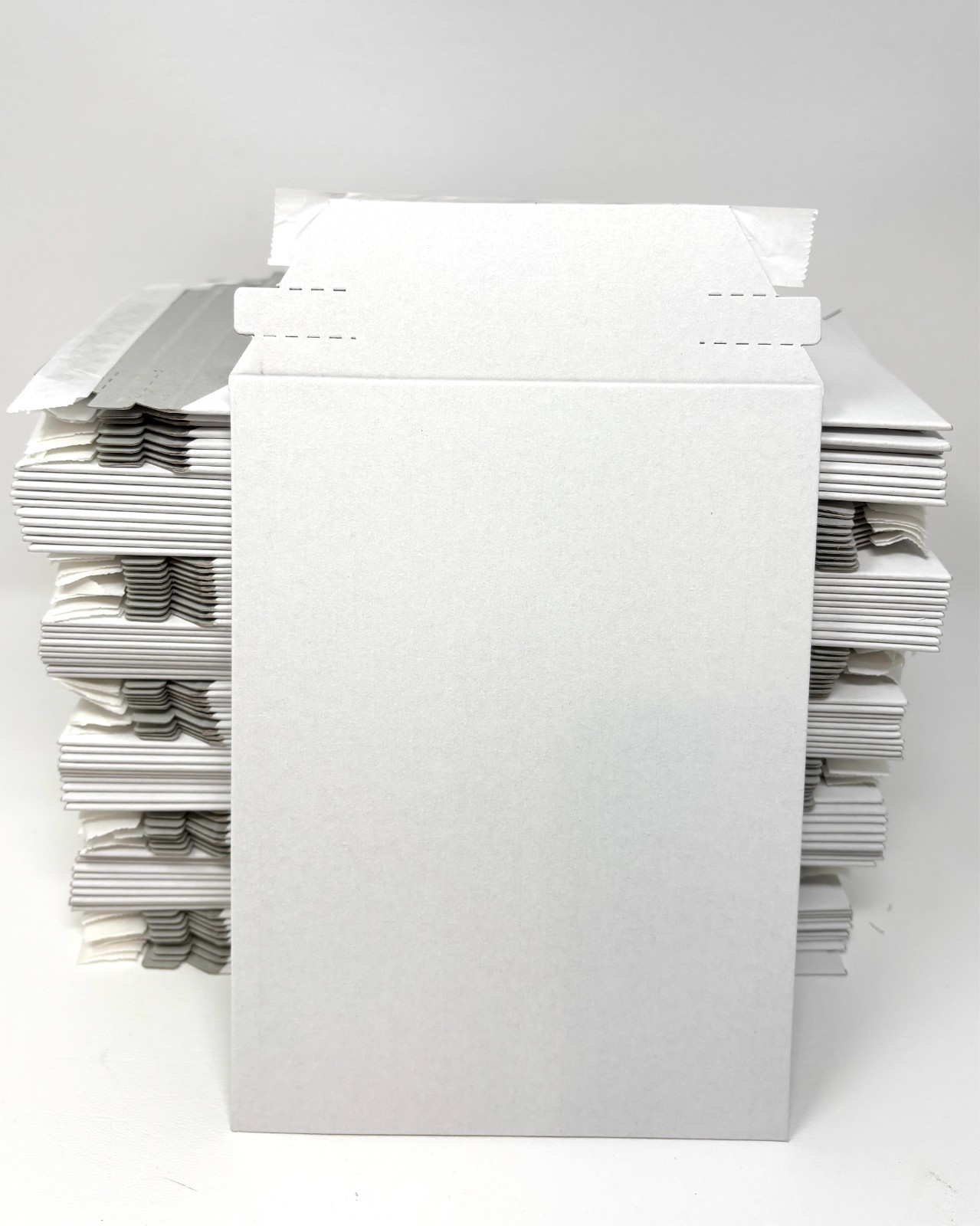 90x (6″ x 8′) White Self Seal Photo Ship Flat Cardboard Envelope Mailer