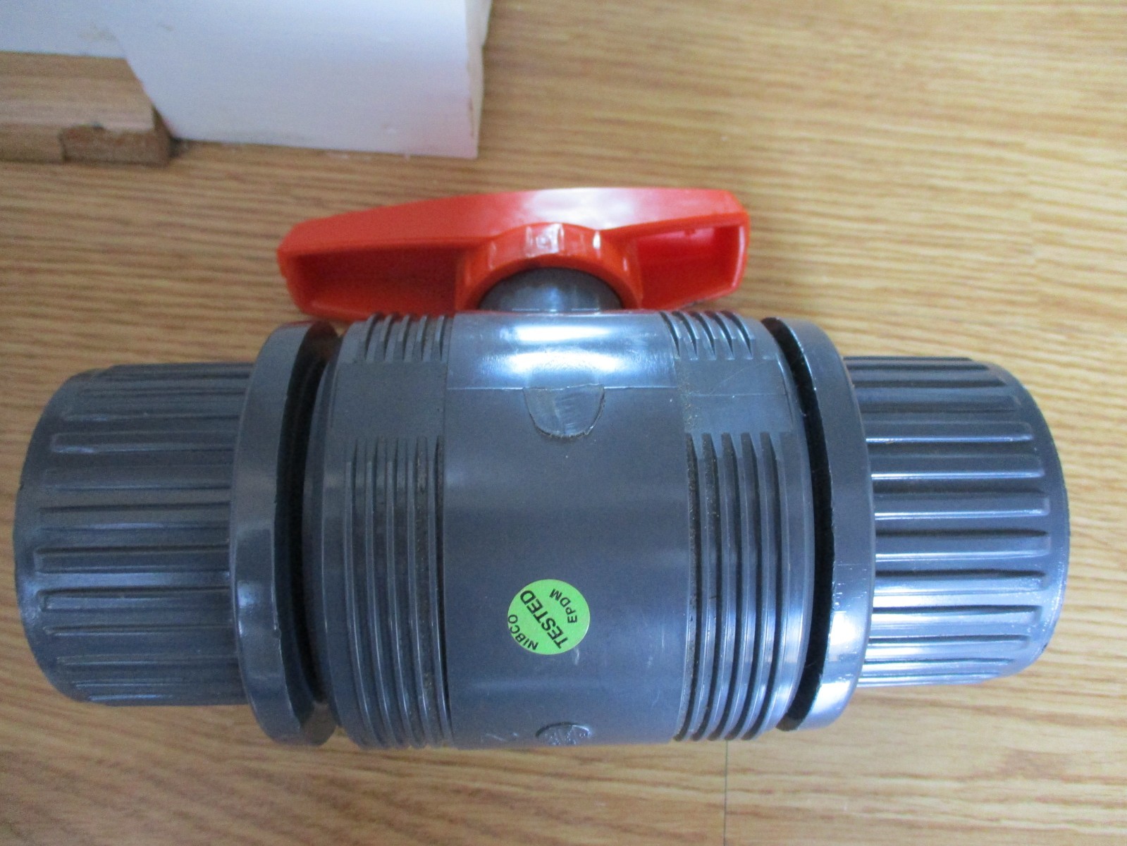 NIBCO Chemtrol 1-1/2 in PVC True Union Ball Valve 150 PSI Tru-Bloc Sch80