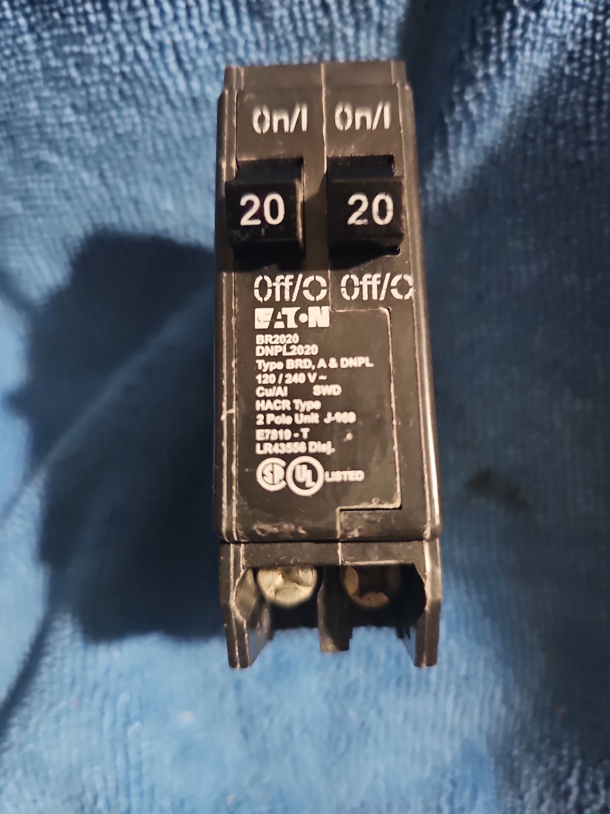 20 Amp Twin Tandem Dual Circuit Breaker. BR2020. Used DNLPL2020