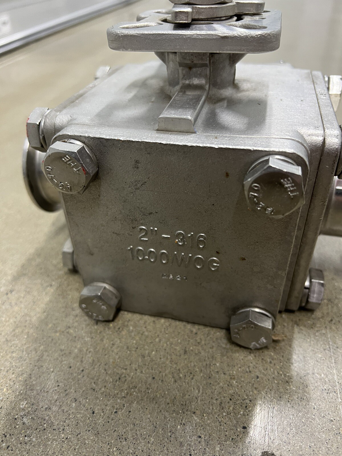 Zoro Select Eg93ccc-61.5 2″ Clamp Stainless Steel Sanitary Ball Valve 3-Way