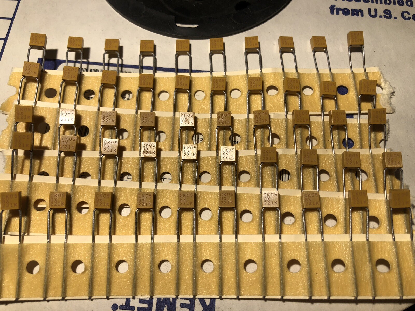 (50) 220PF 200V 10% Radial C052K221 Through Hole Ceramic Capacitors
