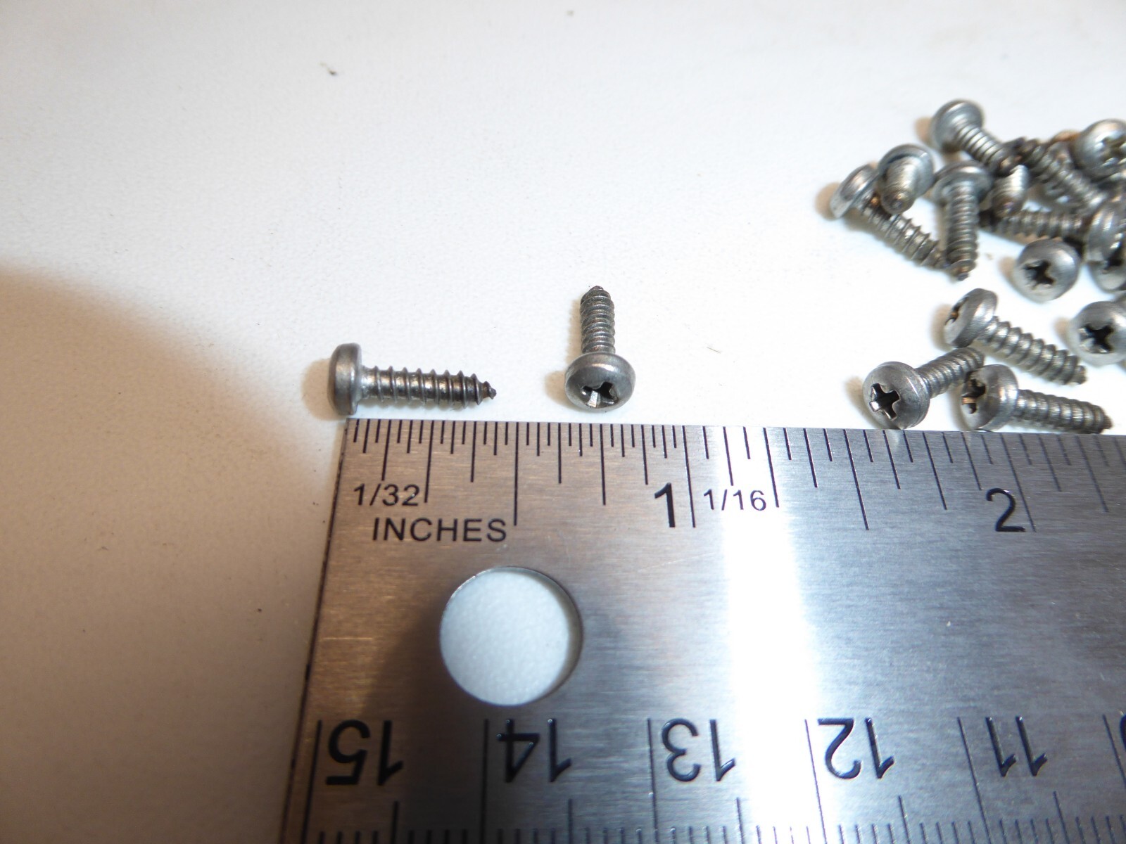 #4 x 7/16″ Pan Head Phillips Sheet Metal Screw SS 18-8 VINTAGE USA Made Qty 25