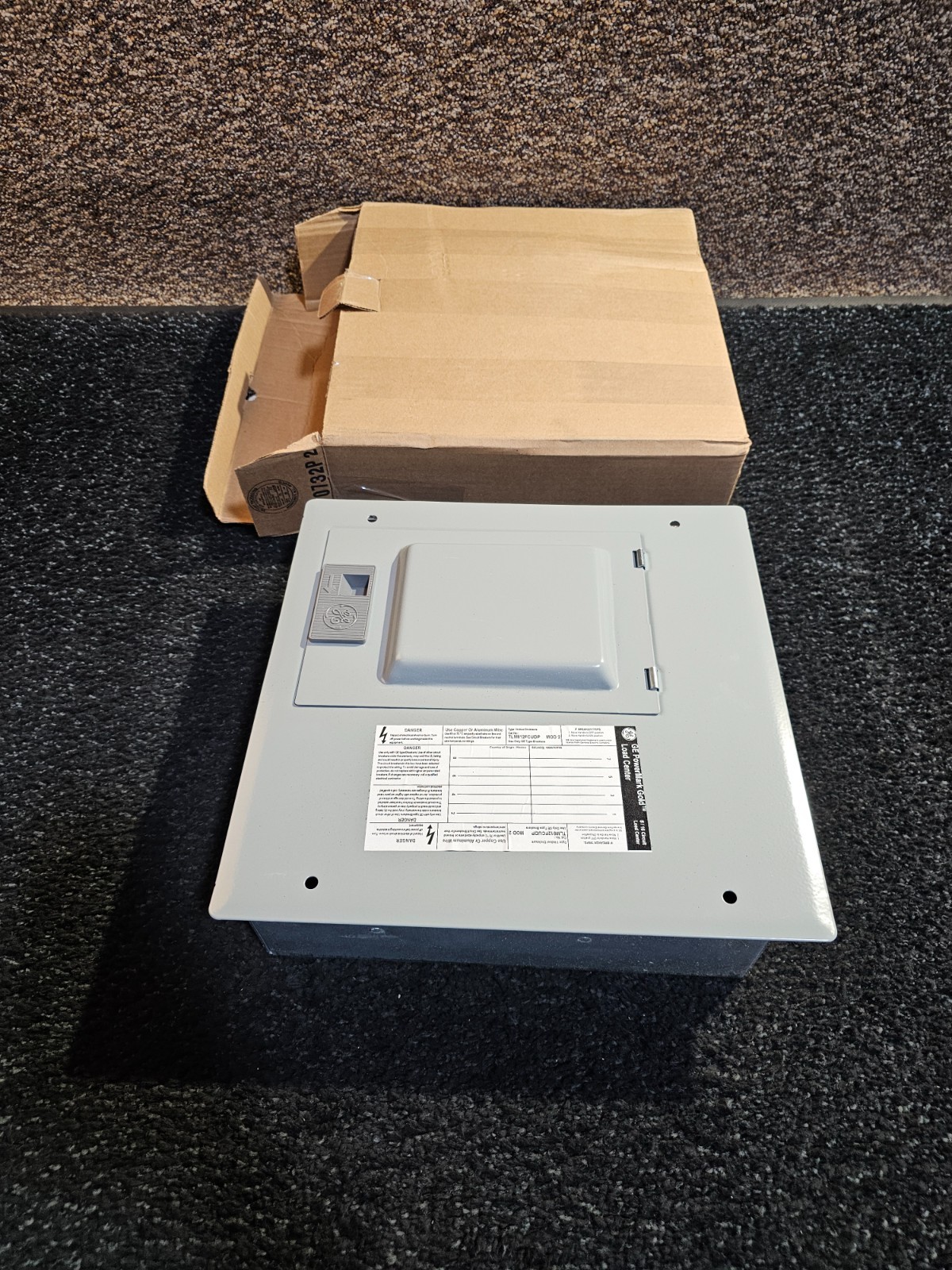 GE TLM812FCUDP 125A 8 Spaces 16 Circuits Main Lug Circuit Breaker Panel Box