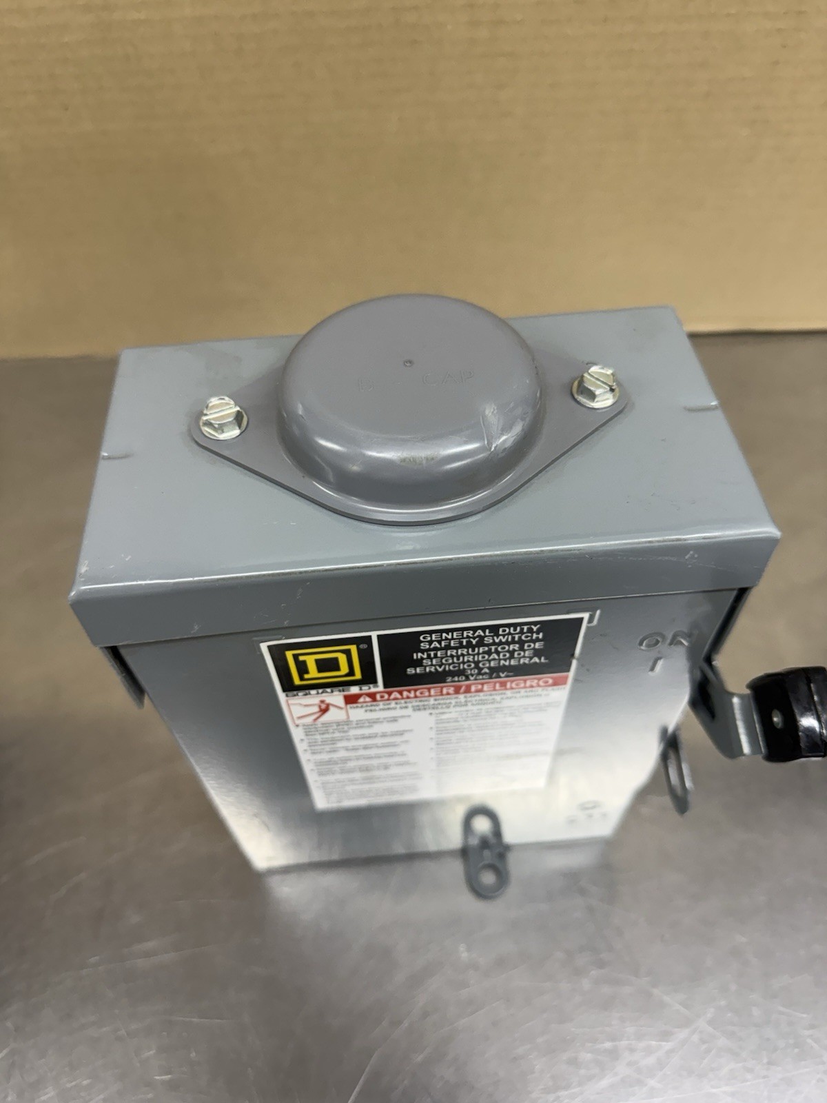 Square D D221NRB Fusible Safety Switch Disconnect 30A 240V Rainproof New
