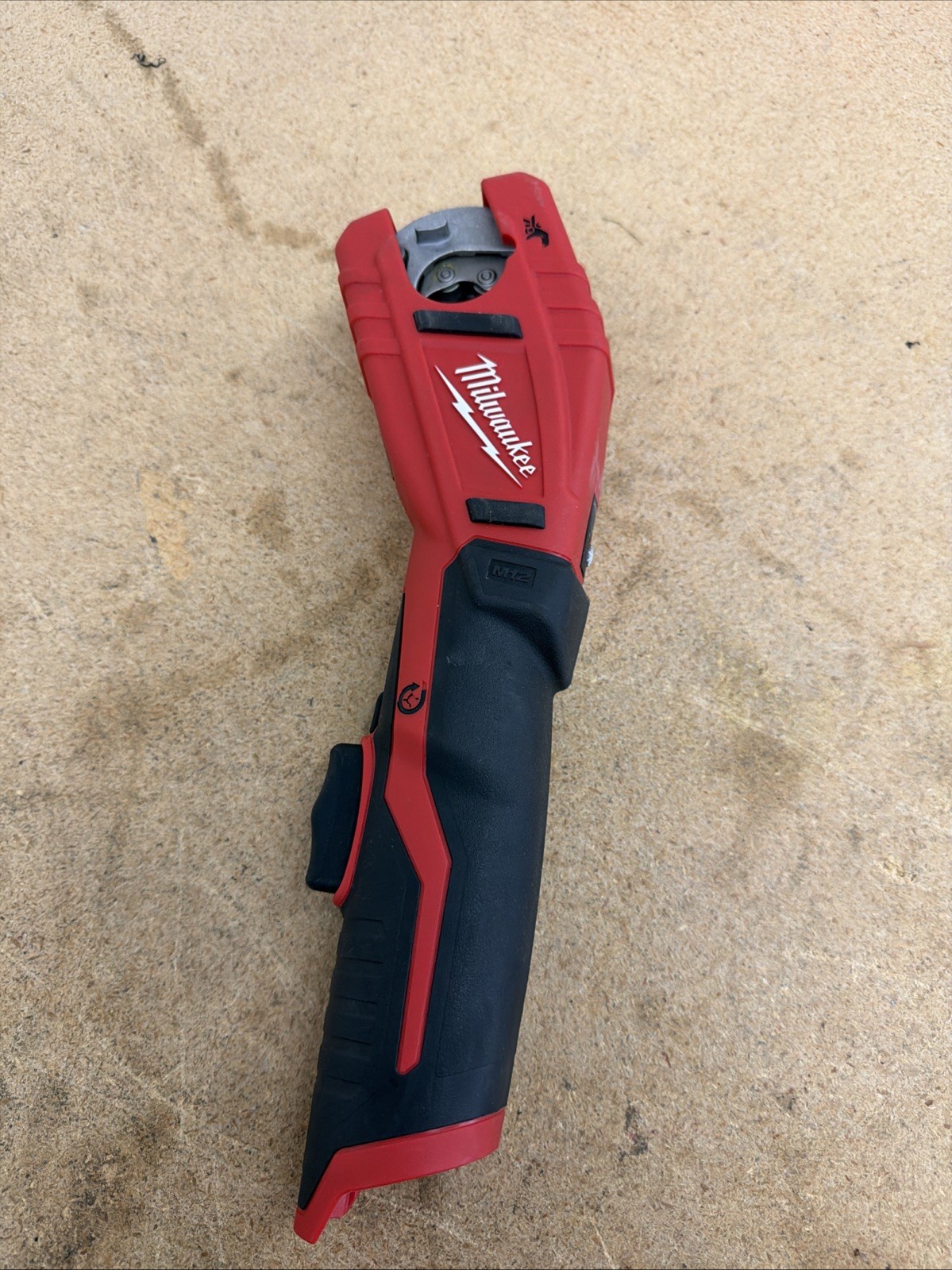 Milwaukee 2471-20 M12 Cordless Copper Tubing Cutter