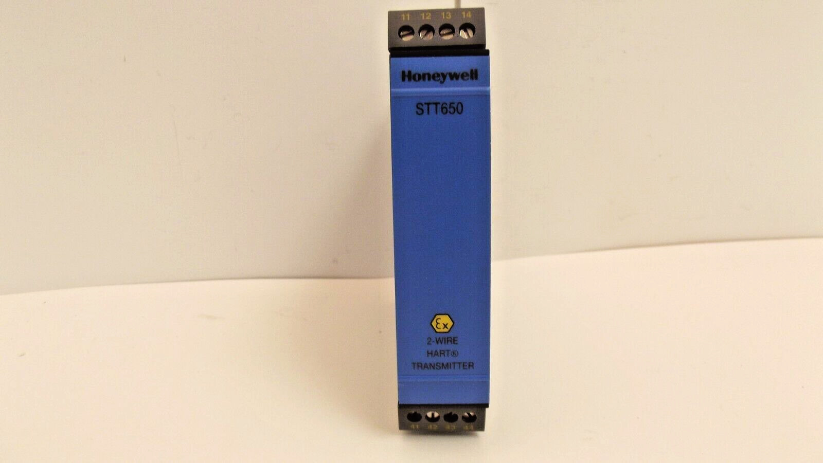 Honeywell STT650-T2-O-B-CH0 2-Wire Hart Transmitter STT650 OEM New D-13