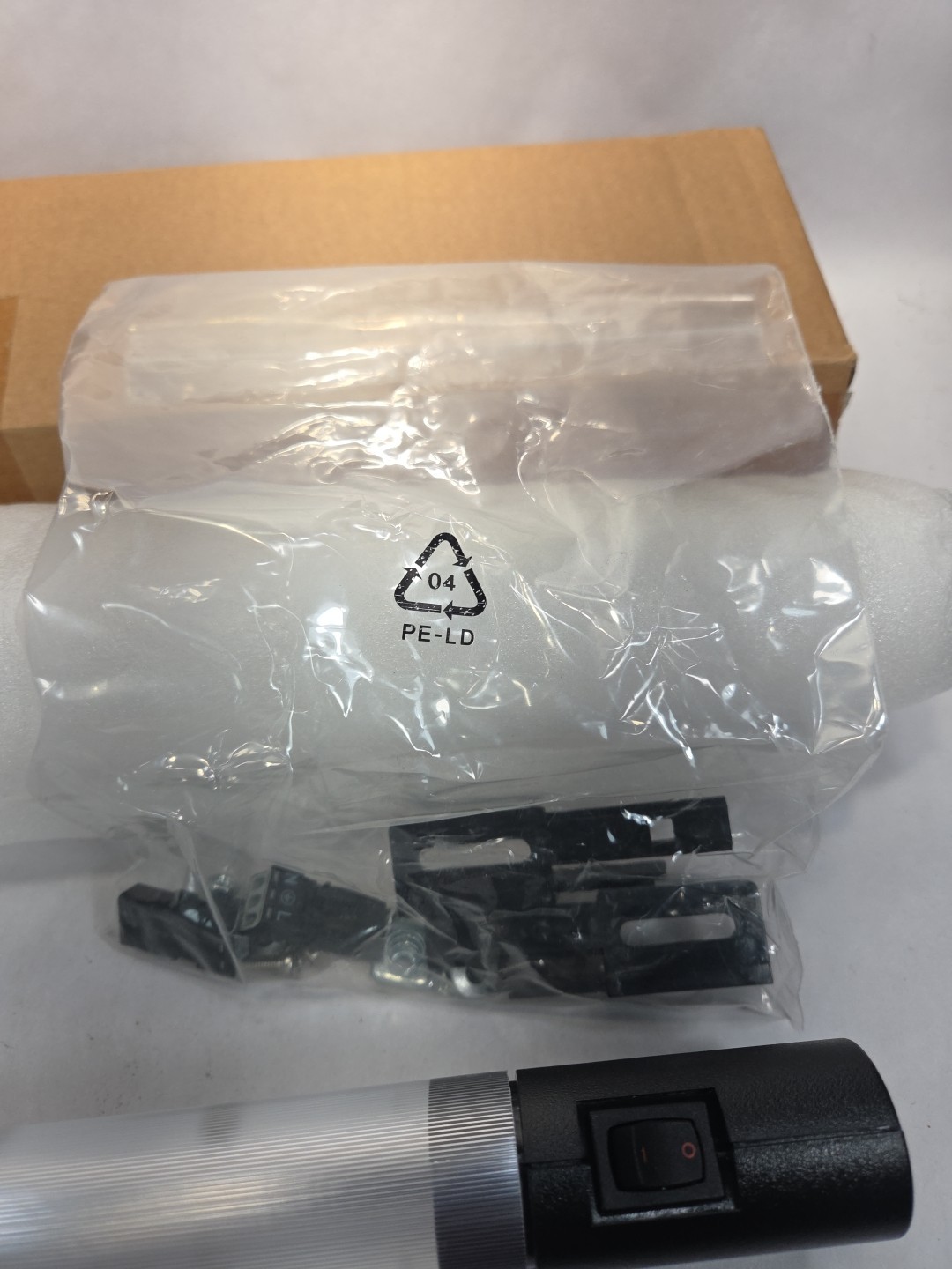 NOS Hoffman LF120V18 Light Fixture Panelite 115V 13A 18”-Long (new)