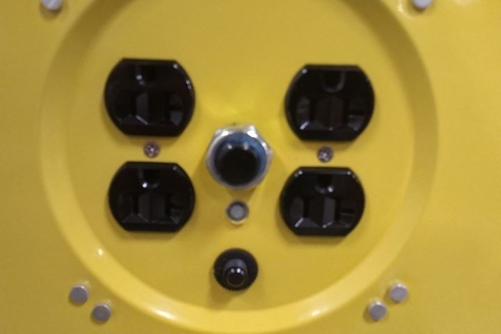Lumapro 22M975 100 Ft L 120VAC 13 Max Amps 4 Outlet Extension Cord Reel
