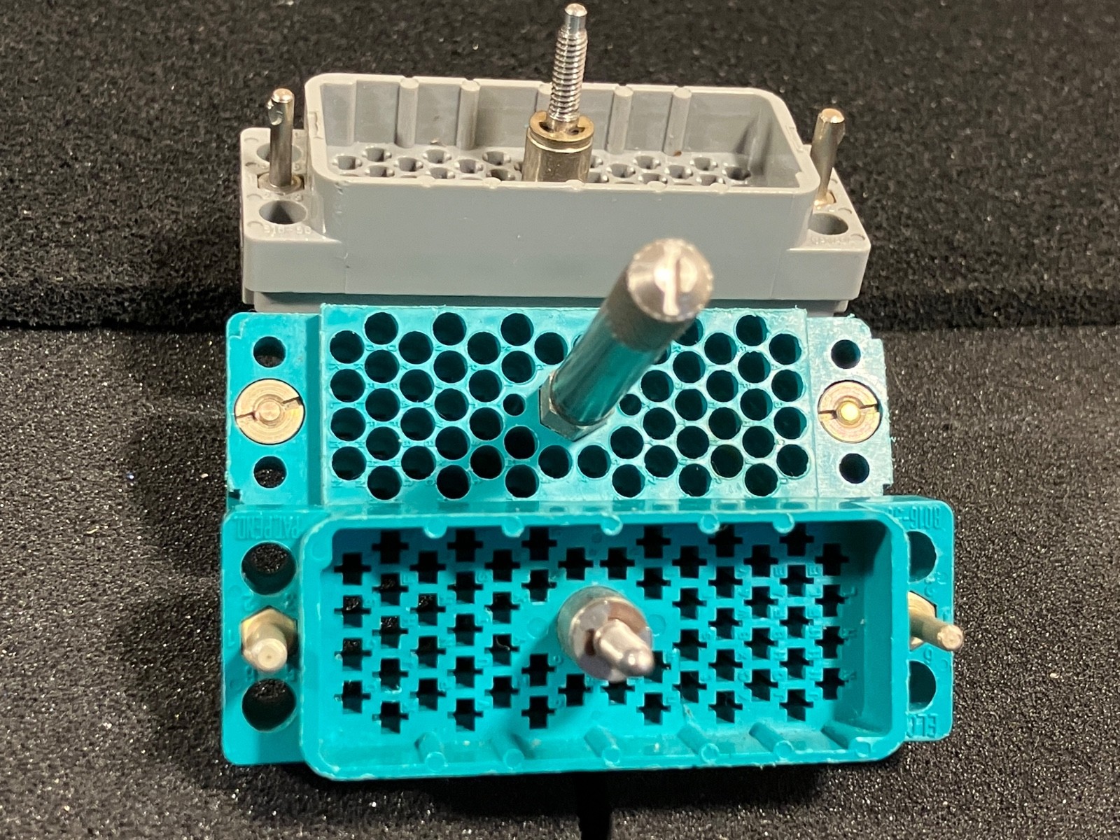 ELCO /Edac 56-pin MALE connector body with knurled actuator pin –
