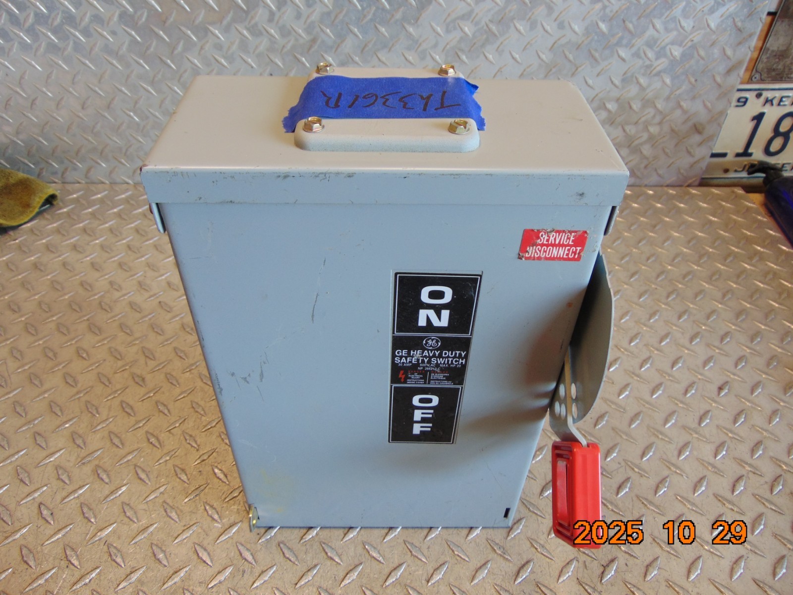 GE TH3361R MODEL 10 30A 30 AMP FUSIBLE SAFETY DISCONNECT SWITCH