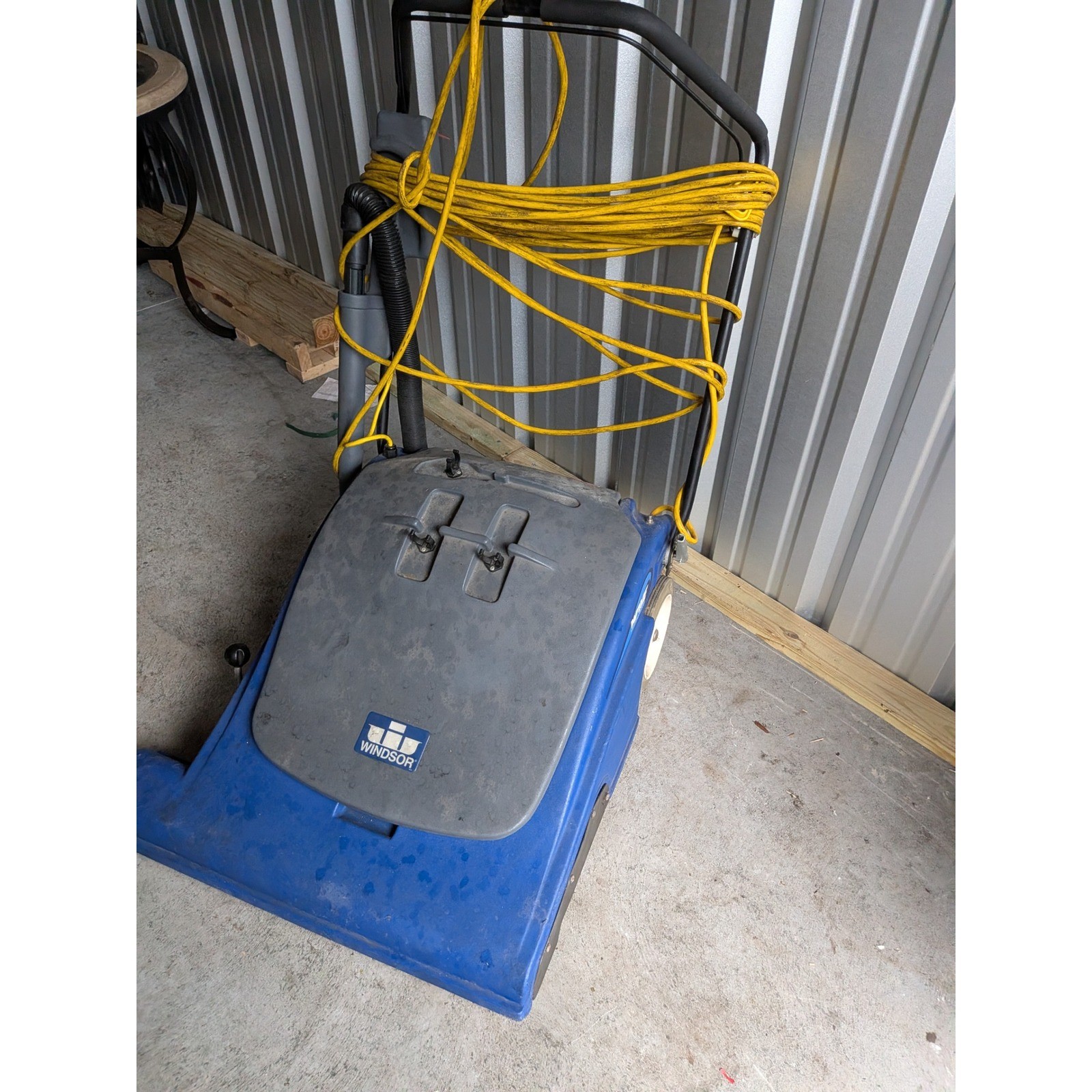 Windsor Wave Wide Area Vacuum 28 Inch Commercial Industrial Carpet Cleaner Blue