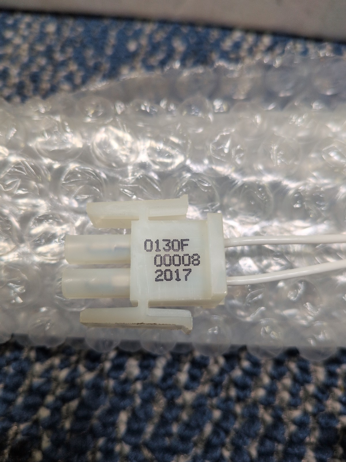 Goodman 0130F00008S Janitrol Hot Surface Ignitor New Old Stock