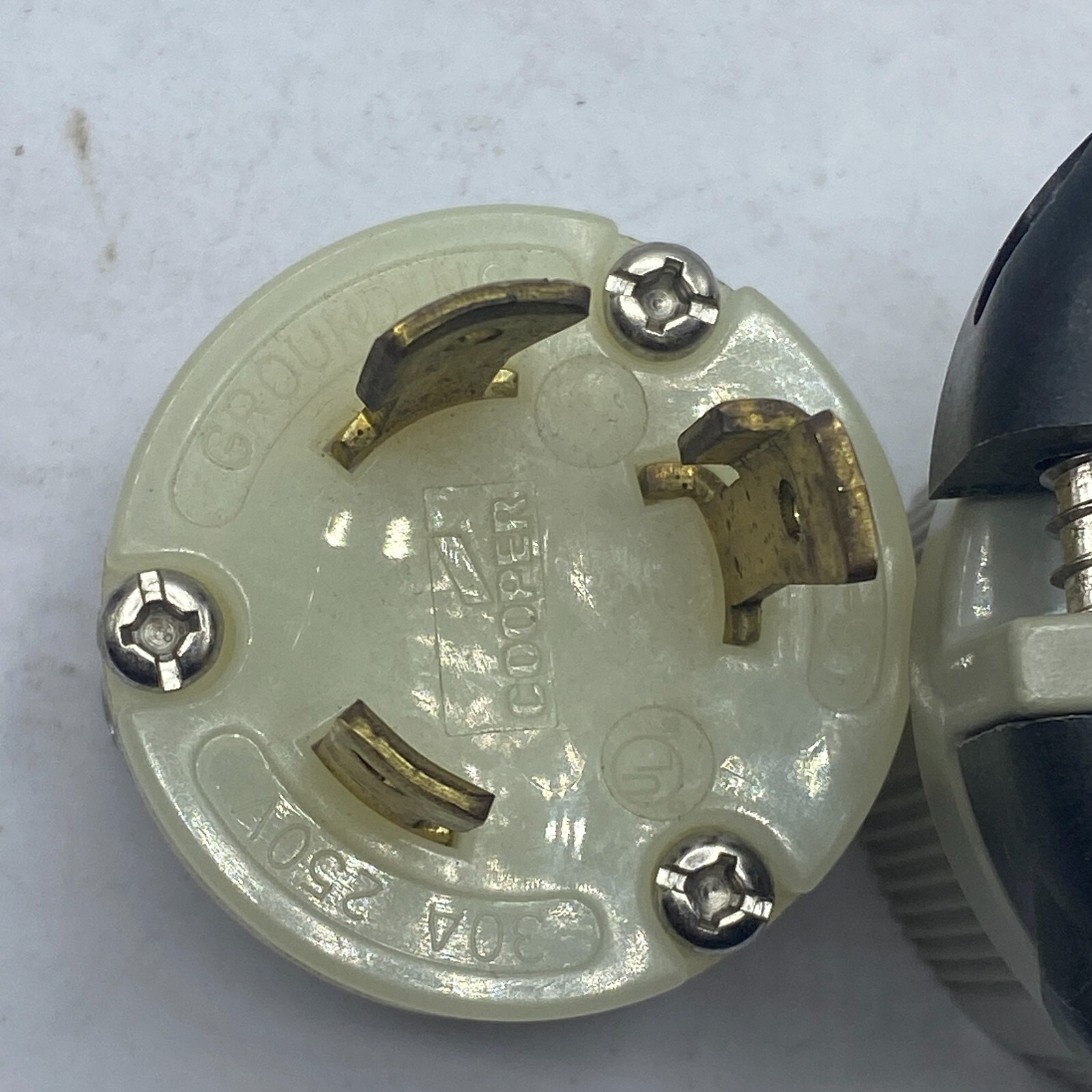 Cooper Arrow Hart CWL1630P Locking Plug 30A 480V 3-Phase L16-30P ✅