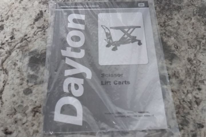 Dayton 4ZC18K 1,000 Lb Load Capacity Manual Mobile Scissor-Lift Table