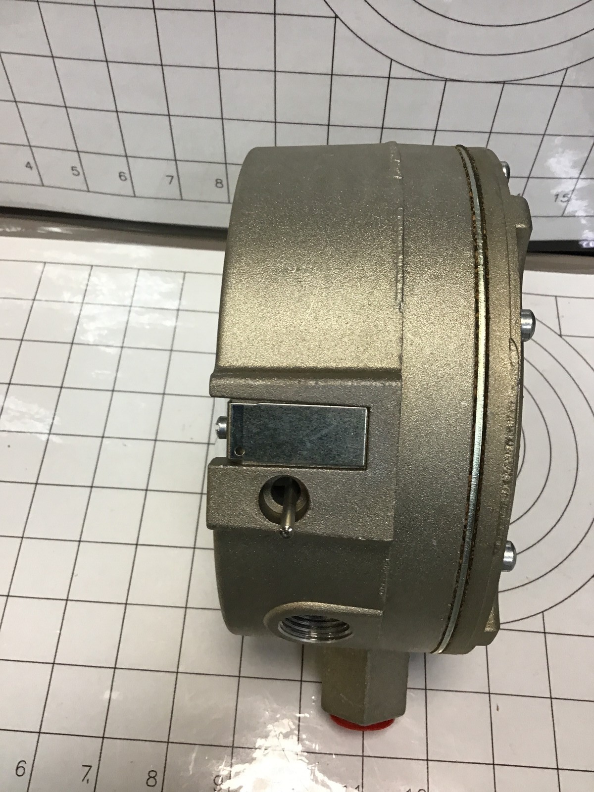 HONEYWELL – C437D 2011 – Gas A/G/LP Pressure Switch, Ratings 120VAC, 240VAC