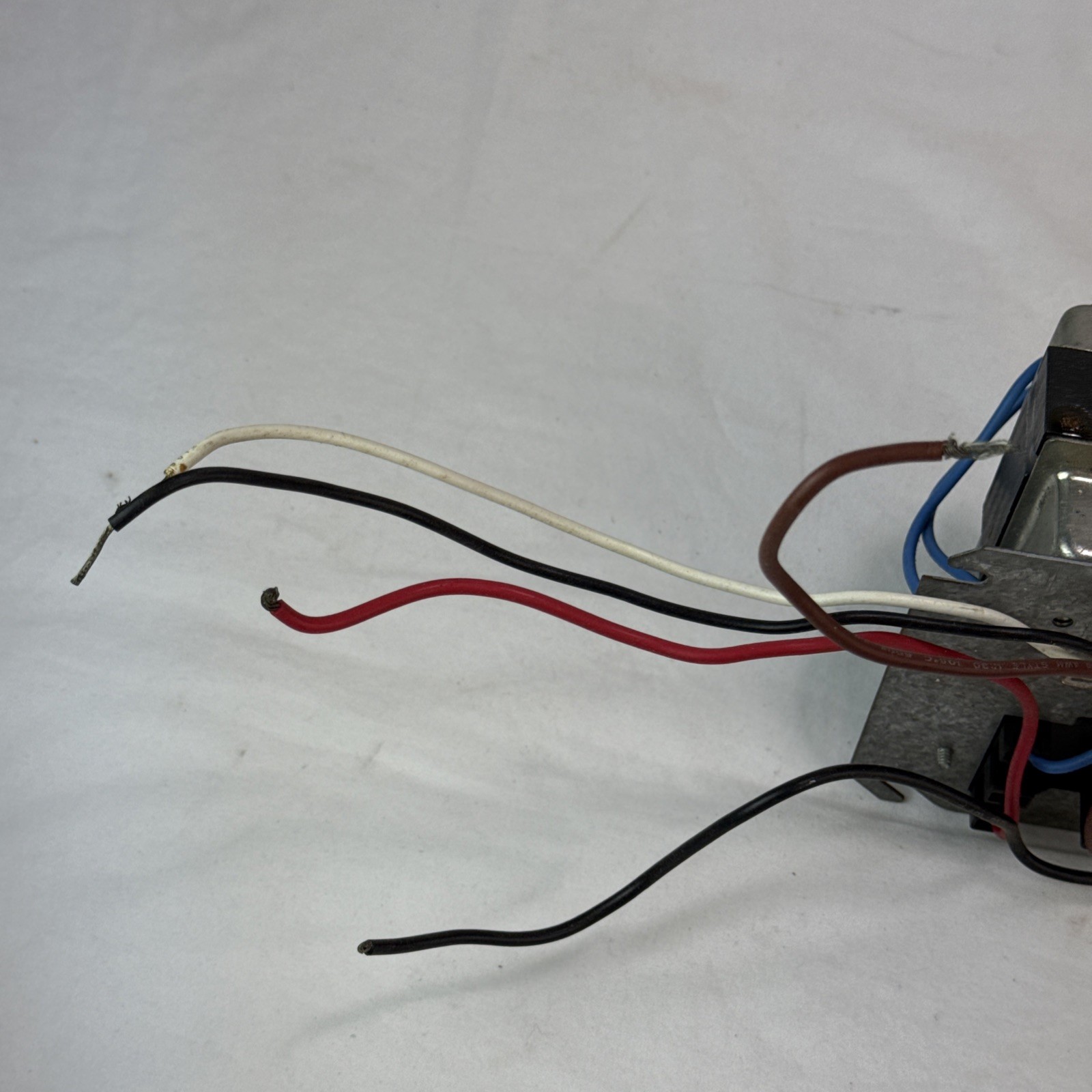 Honeywell TradeLine Fan Center R8239 A 1052 Preowned Good Condition
