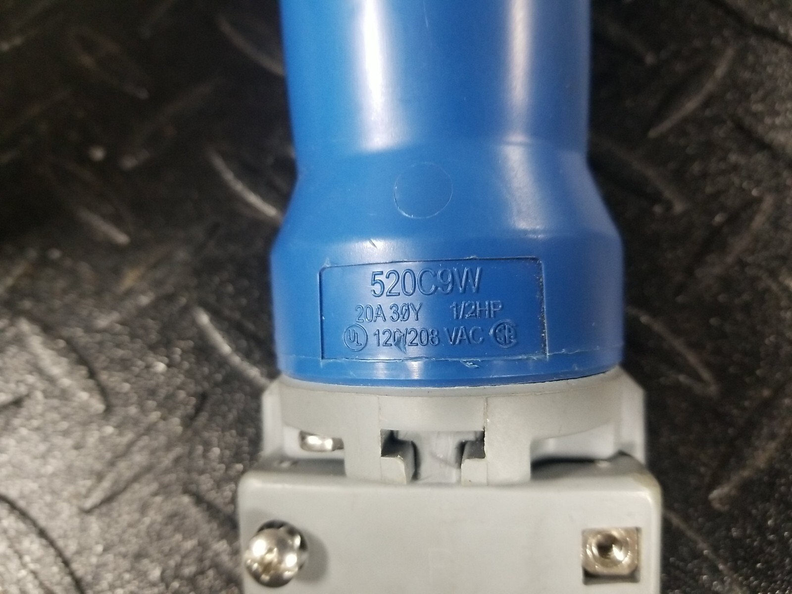 HUBBELL HBL 520C9W & 520B9W 20AMP 120/208 3PH 5 WIRE FEMALE & MALE CORD END SET