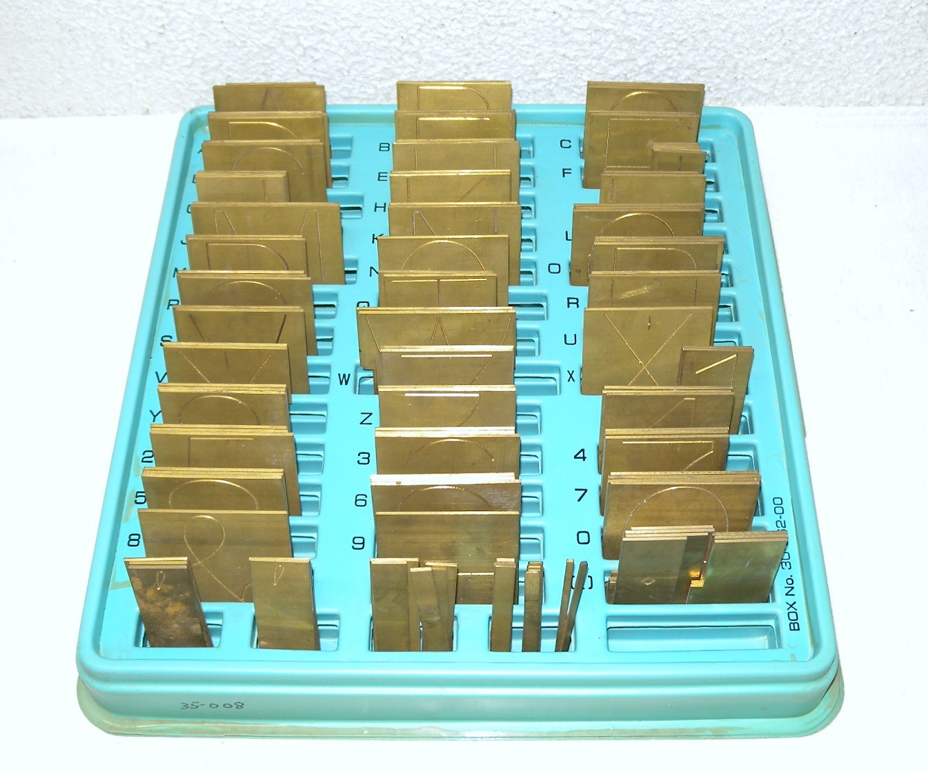 NEW HERMES ENGRAVOGRAPH 35-008 REGULAR BLOCK FONT SET, 2-1/2″ FONT TYPE SIZE