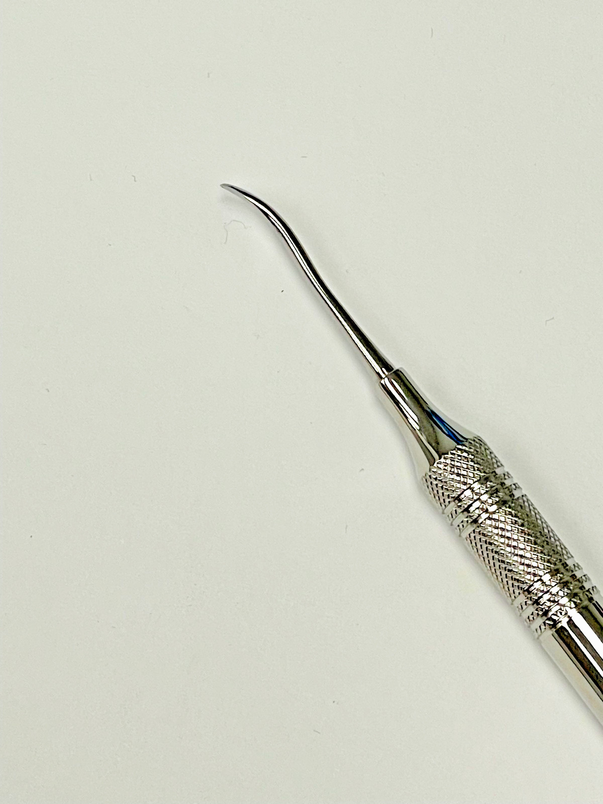 Buser Periosteal Elevator, Double Ended, Sharp 4 mm wide Tips