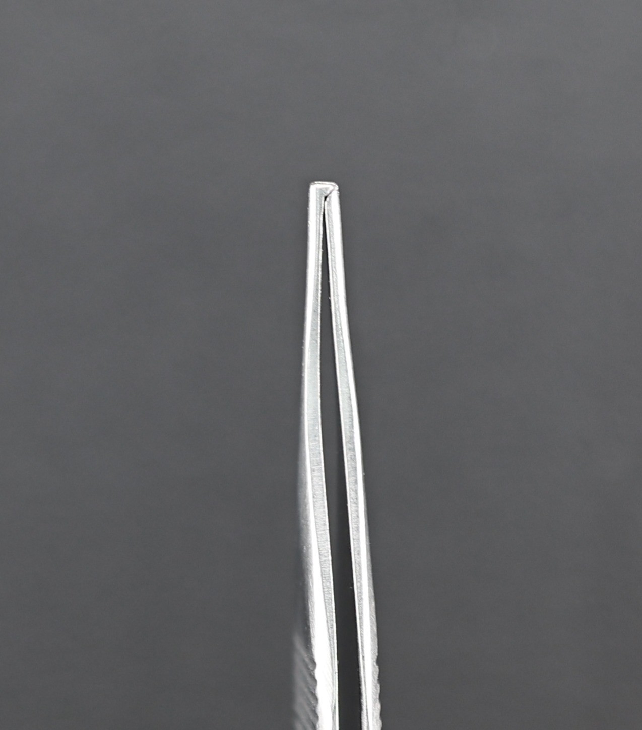 Novosurgical 0621-12 Adson Thumb Forceps, 1×2 Teeth, Straight, 4.75″