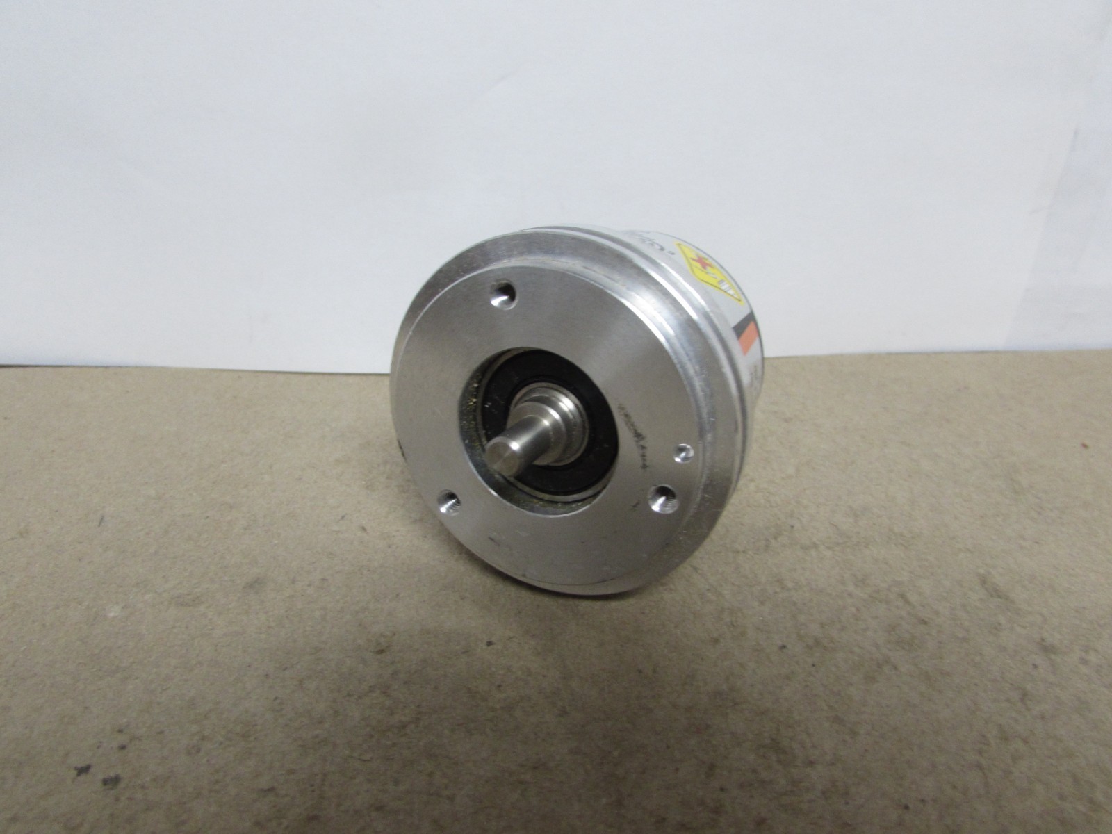 KUBLER 8.5000.B157.0030INCREME ENCODER 10-30 VDC (used – NO FACTORY BOX)