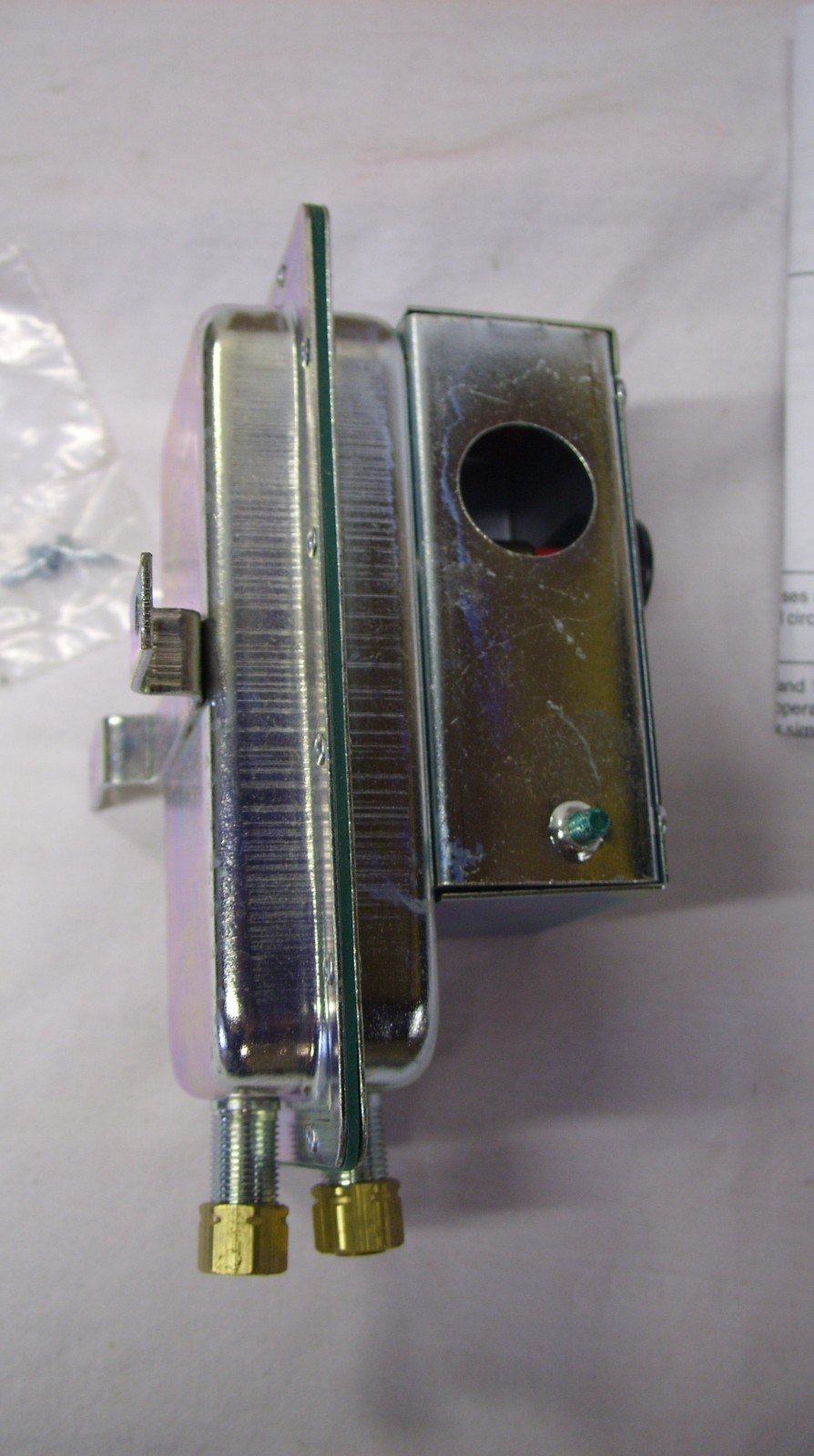 SIEMENS POWERS – AIR FLOW SWITCH – MANUAL RESET 141-0575 *NEW*