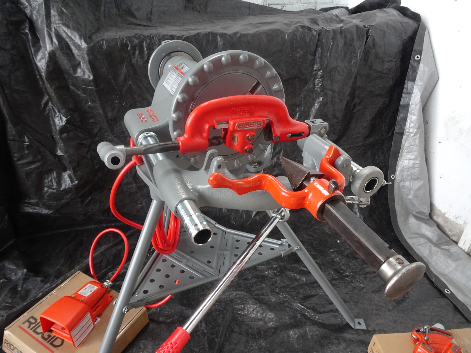 RIDGID 41855, Complete Ridgid 300 Pipe Threading Machine, Refurbished!