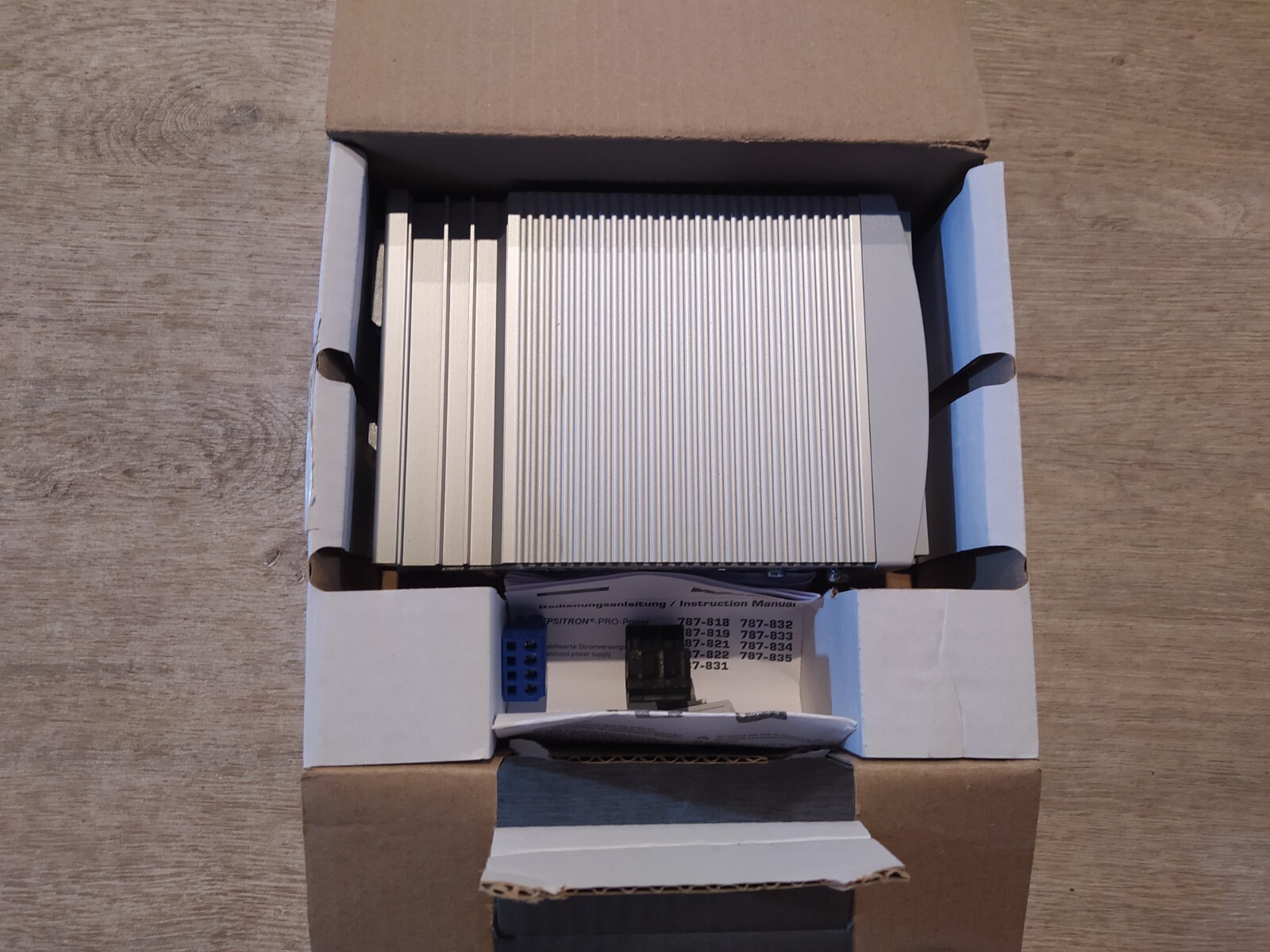 WAGO 787-832 EPSITRON PRO POWER POWER SUPPLY [NEW]