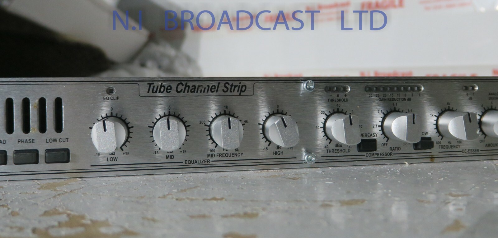 Dbx 376 tube channel strip with analog and digital outputs