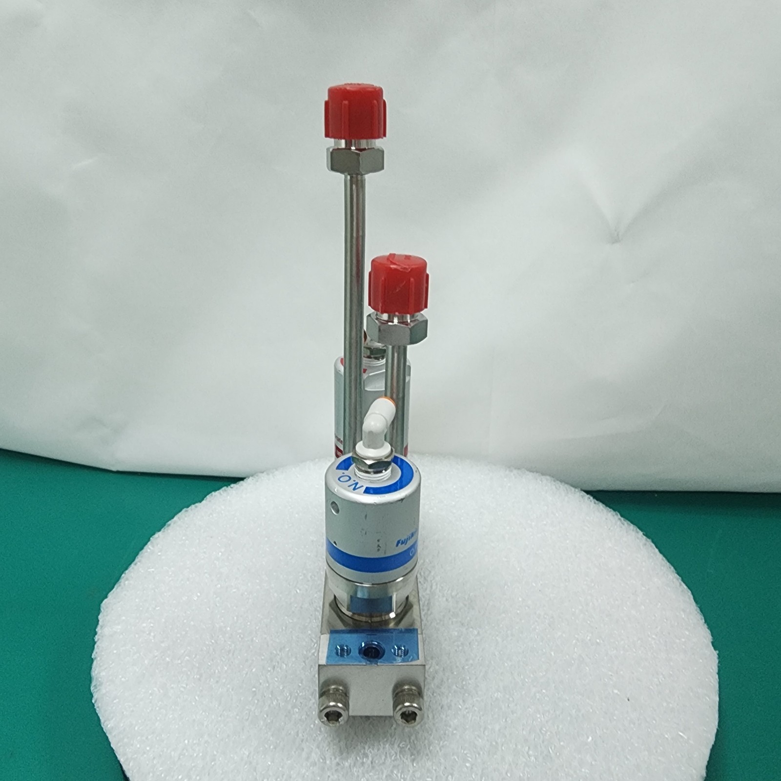 Fujikin Assembly Valve, C No. 591745, 2xO.P 0.5~0.6MPa, NC and NO._96707