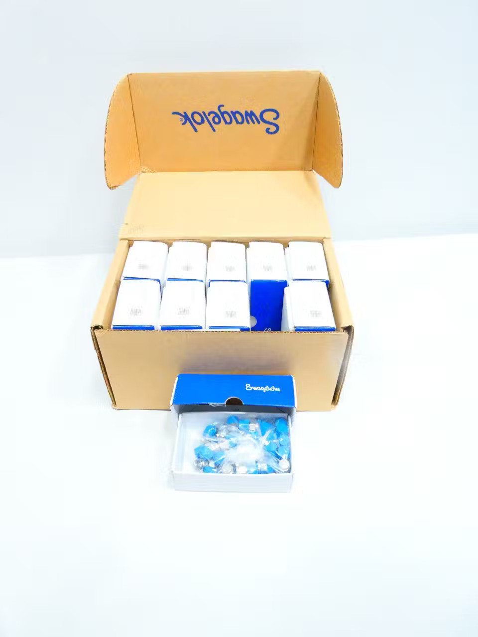 Box Of 500 Swagelok SS-2-P Stainless Pipe Plug 1/8in Npt