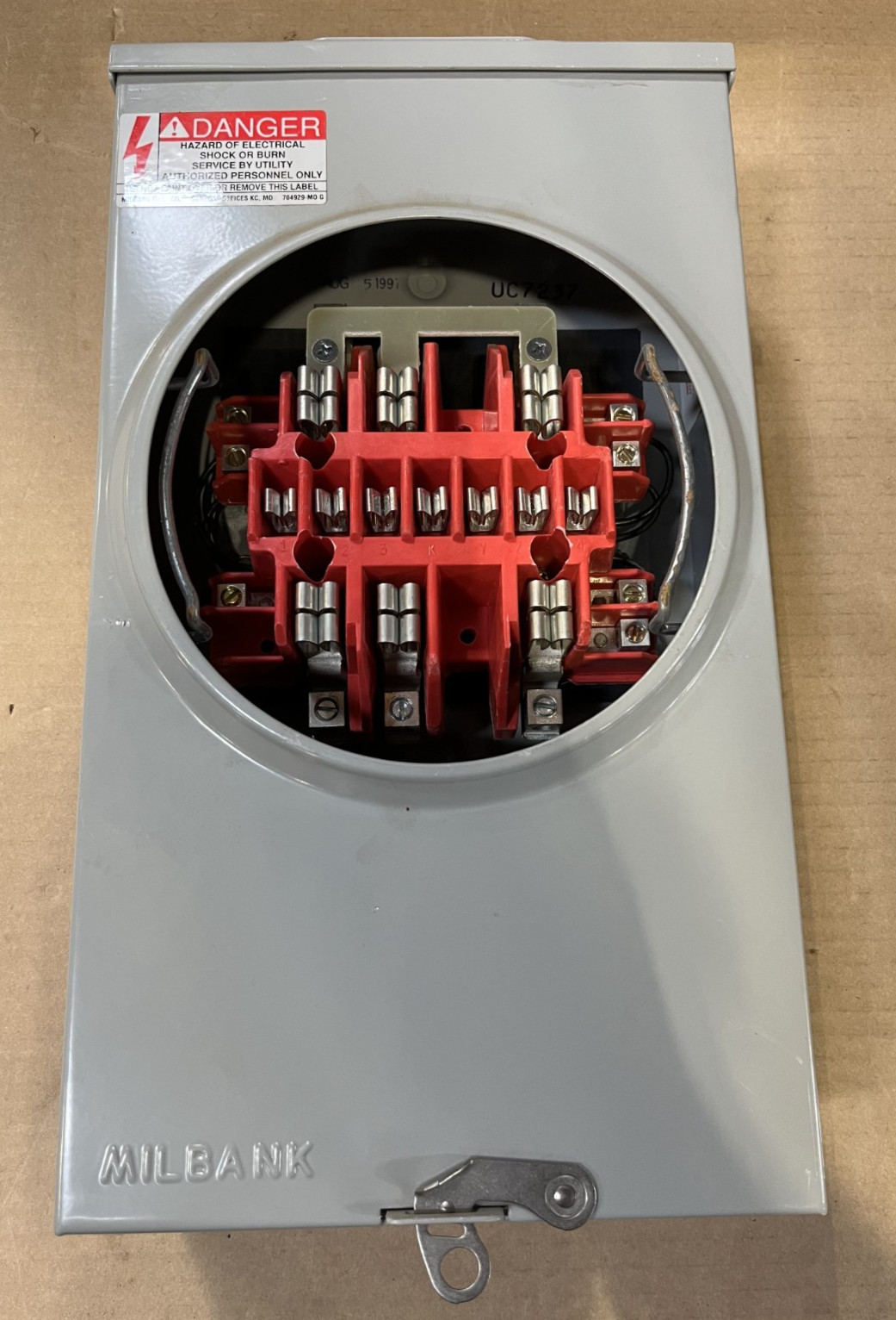 Milbank UC7237-XL 20A 13 Jaw Ringless Meter Socket OH/UG