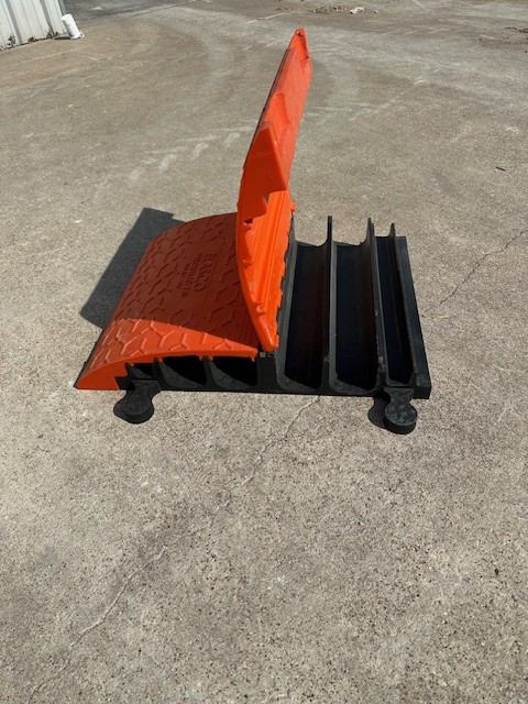 Cable Protector Ramp – 40″ x 27-1/2″ x 7-1/4″