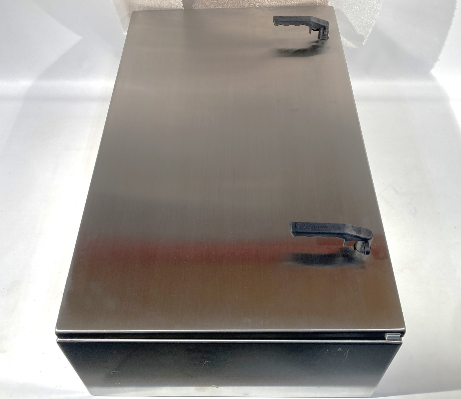nVent Hoffman 30″ x 18″ x 8″ SS Enclosure NEMA CSD30188EMCSS Wall mounted, READ