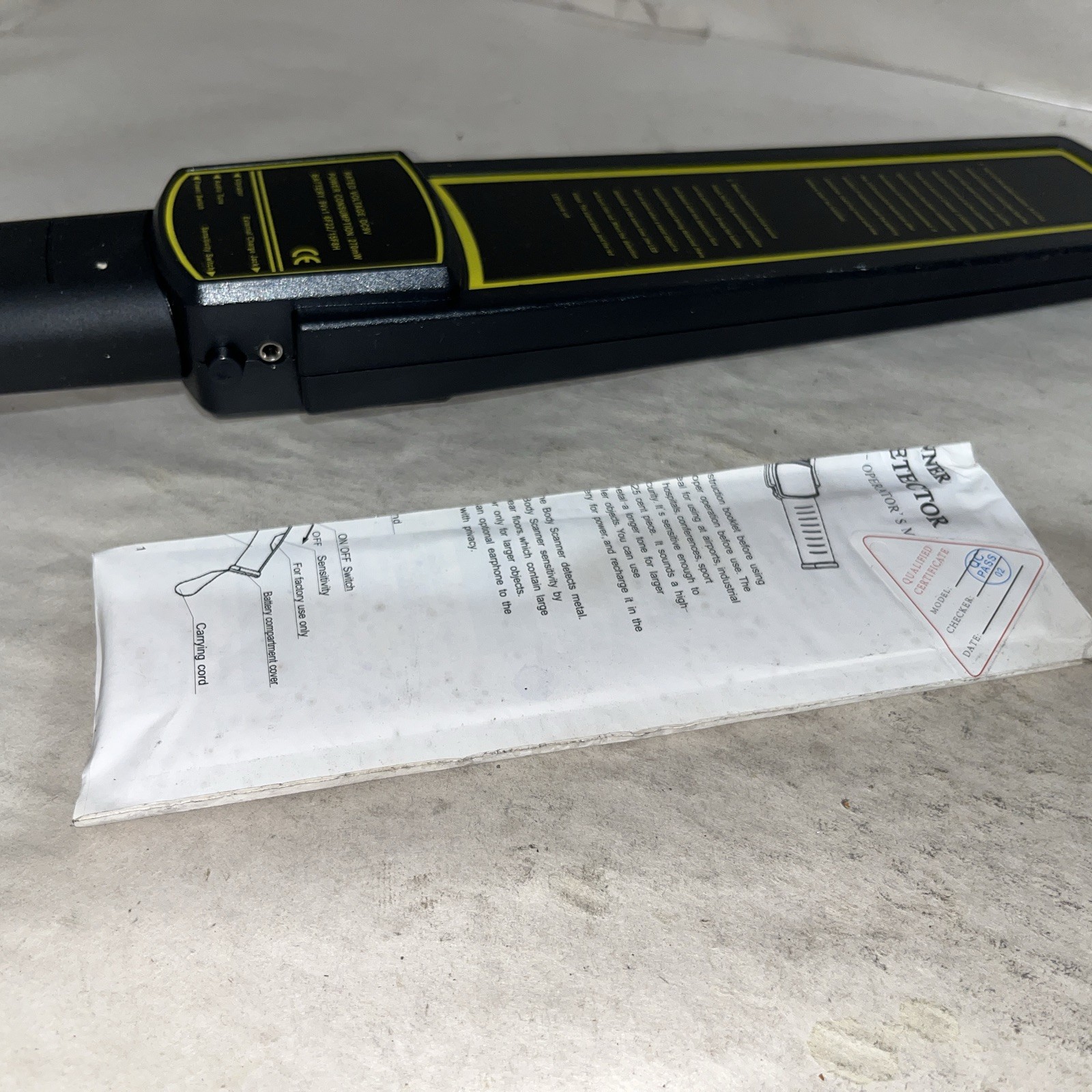 UZI Black 16.25″ Hand Held Metal Detector Security Inspection Wand HHSC2