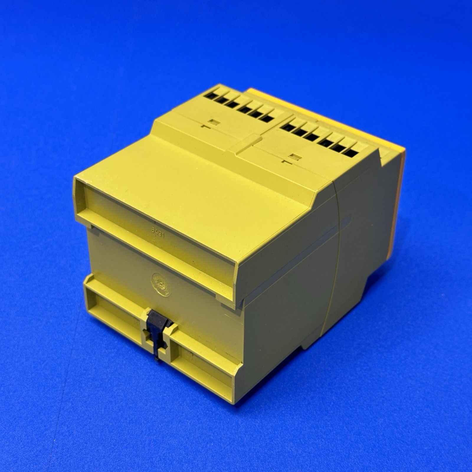 Pilz 774790 PNOZ V 30s 24VDC 3n/o1n/c1n/0(t)