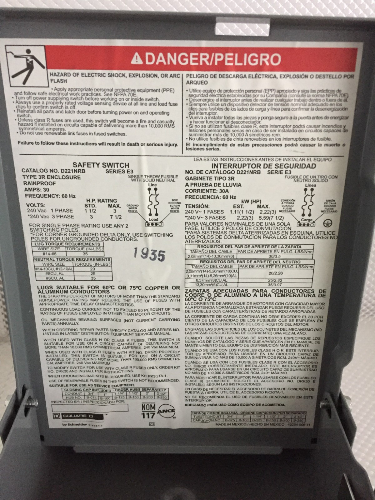 SQUARE D D221NRB 30 AMP 240 VOLT SINGLE PHASE OUTDOOR DISCONNECT..D-1886